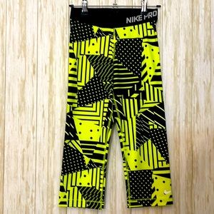 Nike Pro Mid-Calf Leggings